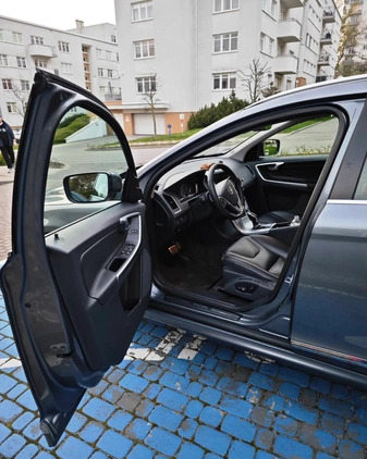 Volvo XC 60 cena 75030 przebieg: 160000, rok produkcji 2016 z Gdynia małe 79